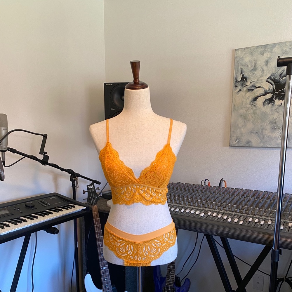 3 Piece Lingerie Set!